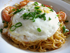 Mi Goreng with shrimp, egg and scallions